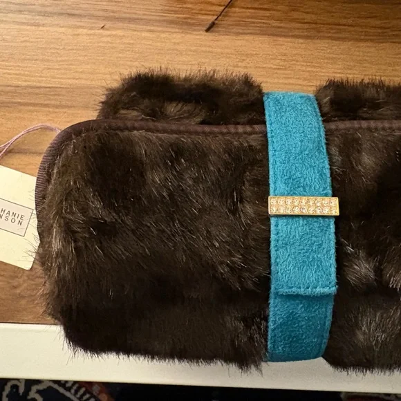 Nwt- Stephanie Johnson-  Faux Fur Cosmetic Bag - Picture 5 of 7